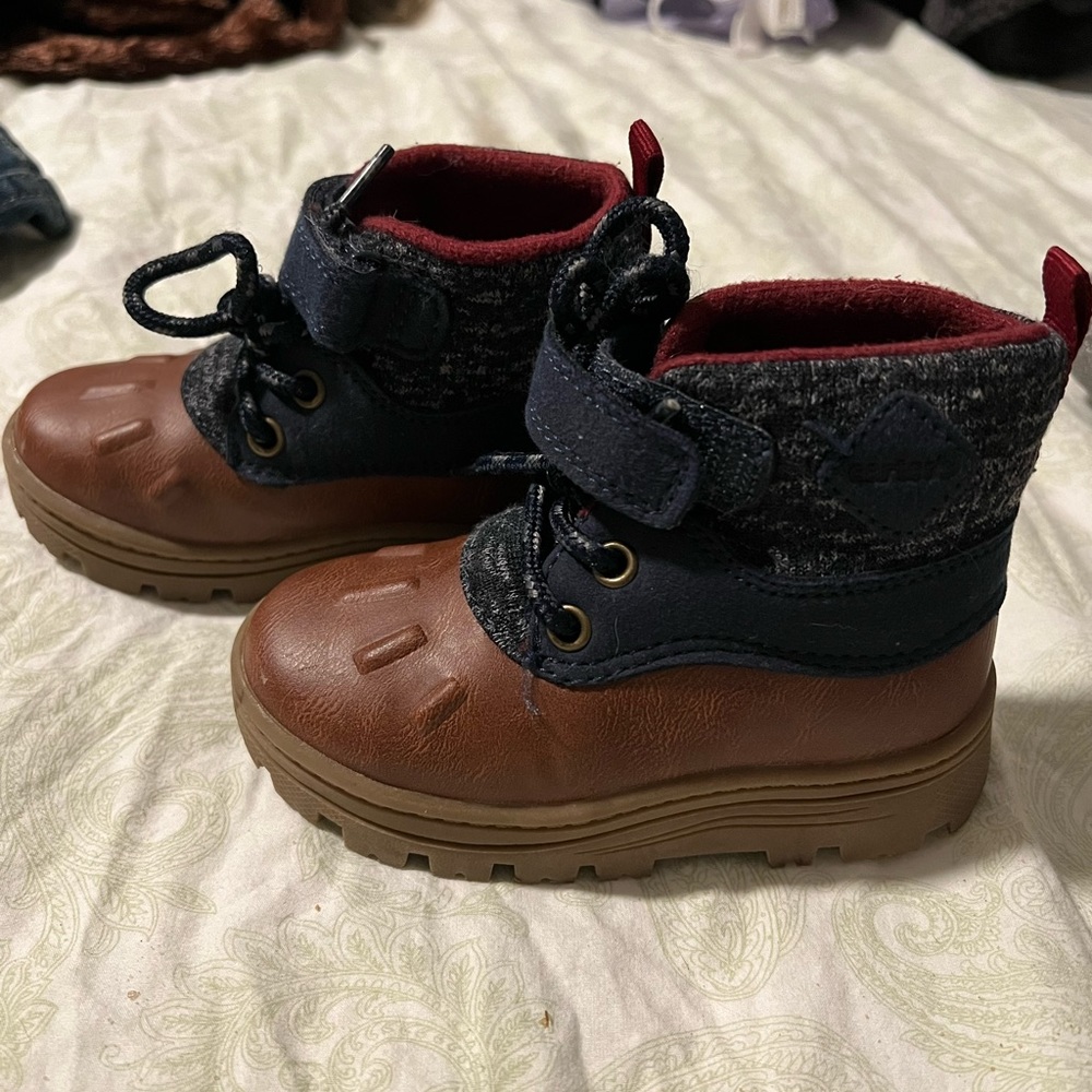 Carters boots size 6